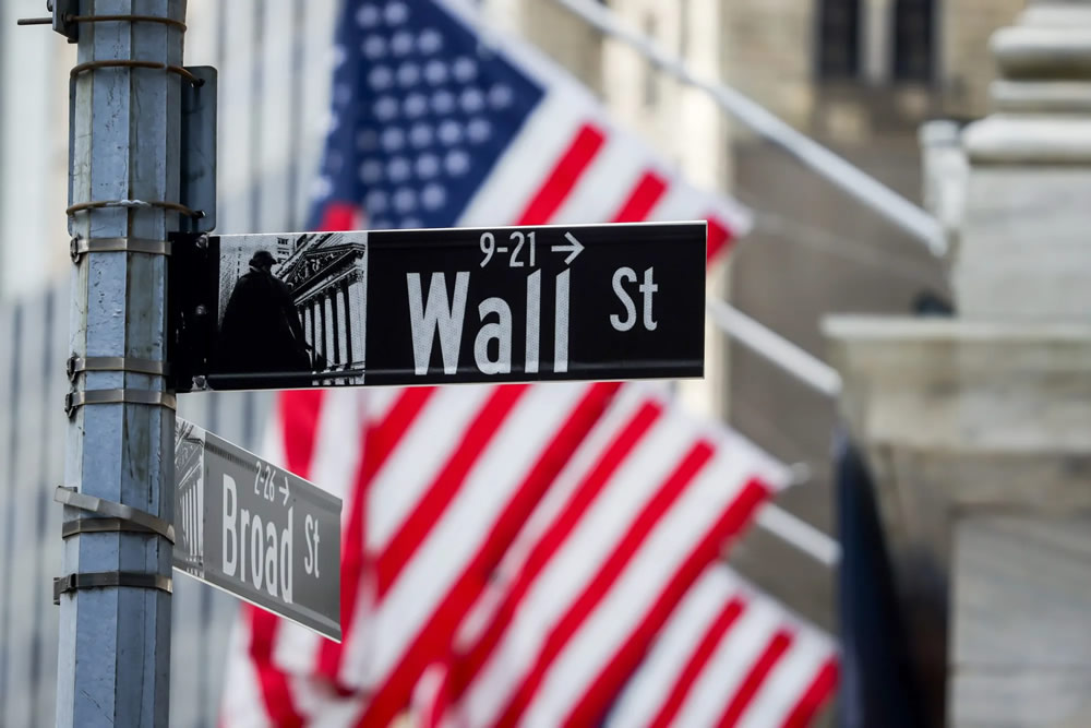 Strong Employment Data Boosts Chip Stocks, Pushing Stock Market to Record Highs